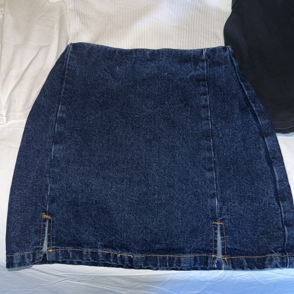 Brandy Melville/ John Galt set of clothing - Picture 6 of 12